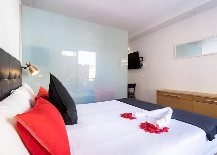 Home2book Design Apartment