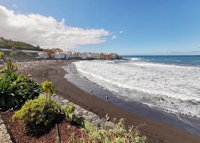 דירה Home2book Design